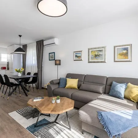 Apartment Domus Mea *